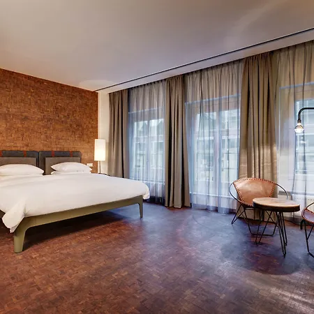 V Nesplein Hotel Amsterdam