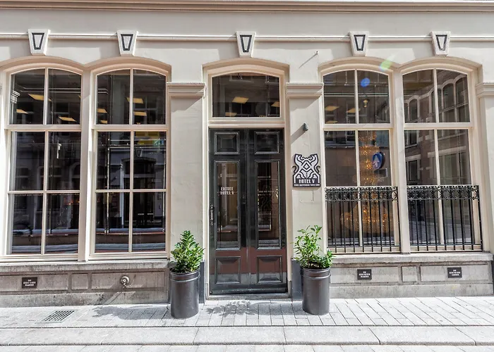 V Nesplein מלון 4*