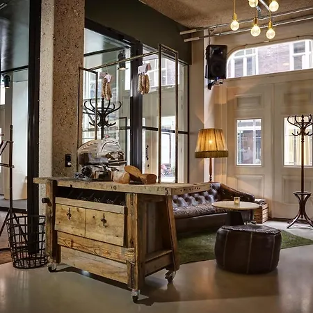 Hotel V Nesplein Ámsterdam