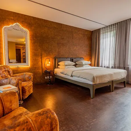 V Nesplein Otel