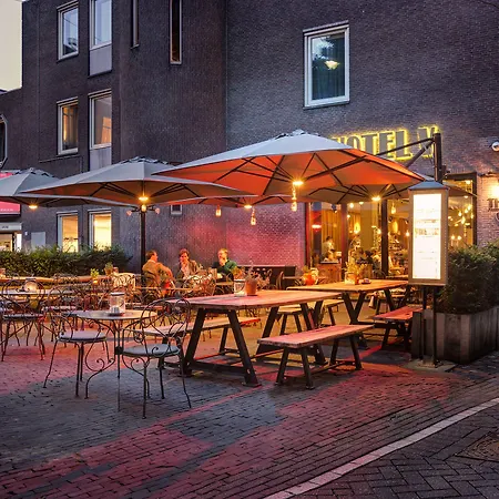 V Nesplein Otel