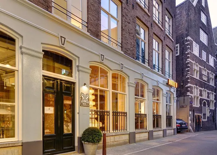 מלון V Nesplein 4*