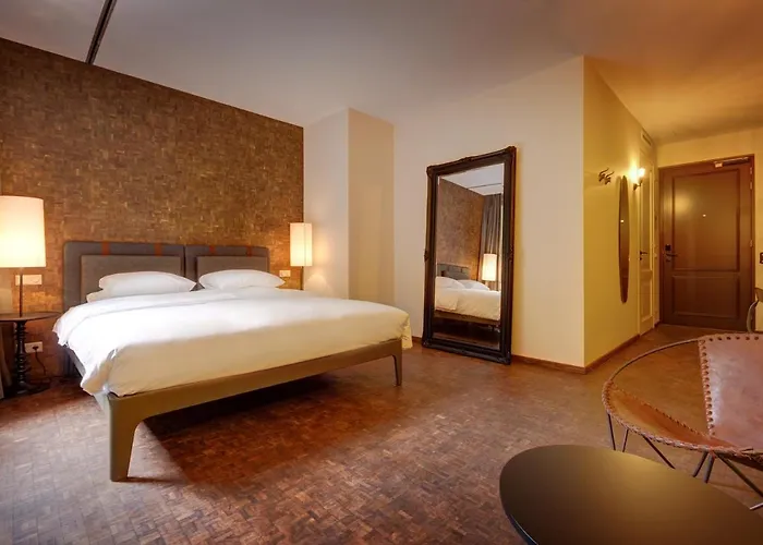 V Nesplein 4* אמסטרדם