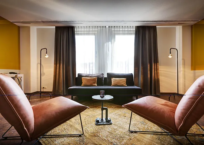 מלון V Nesplein 4*