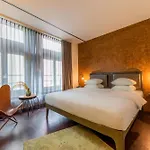 V Nesplein Hotell