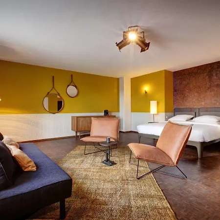 V Nesplein 4* Амстердам