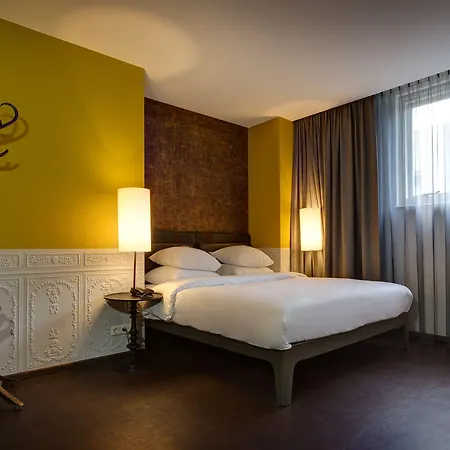 V Nesplein Hotel 4*