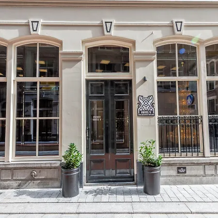V Nesplein Hotel 4*