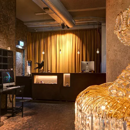 V Nesplein 4*